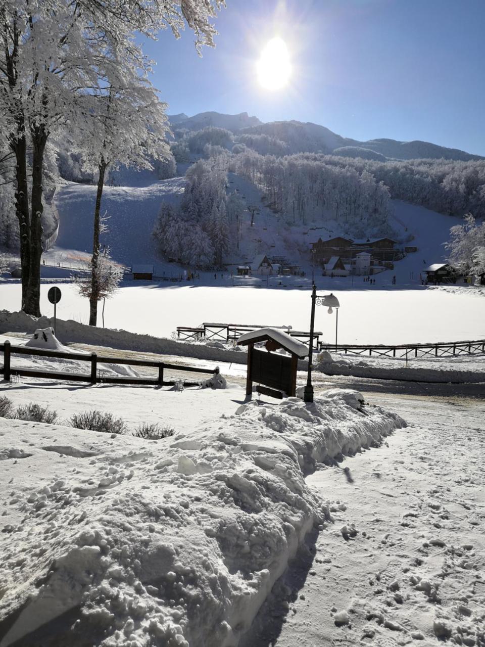 Albergo Diana Cerreto Laghi Exterior photo